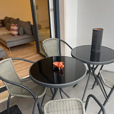 홈스테이 Modern Big With Balcony In New 몬티오