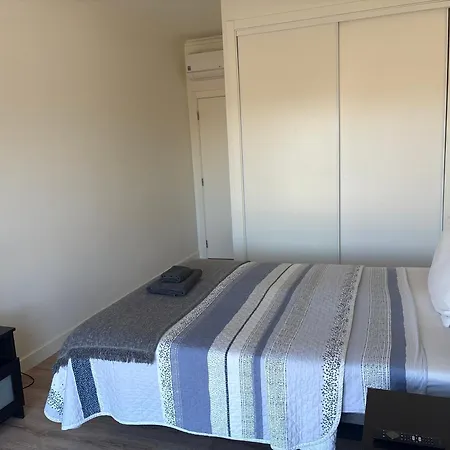 Modern Big With Balcony In New 홈스테이 *