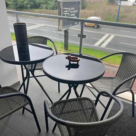 Modern Big With Balcony In New 몬티오