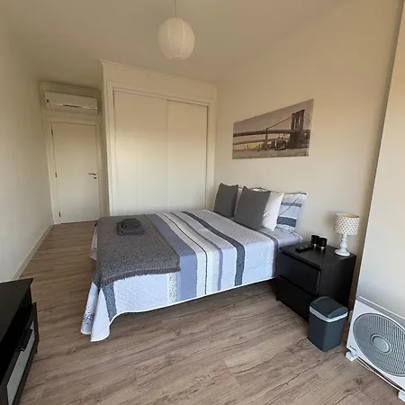 Modern Big With Balcony In New 홈스테이