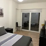 Modern Big With Balcony In New منزل للإقامة مونتيجو