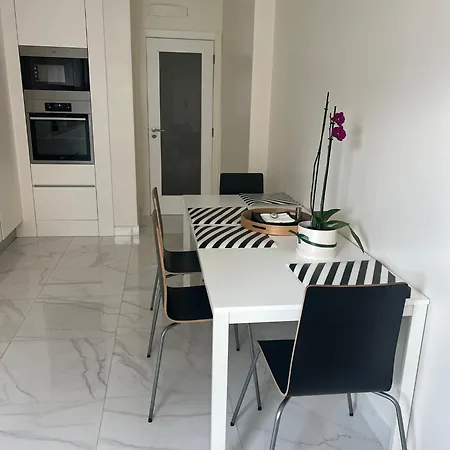 Homestay Modern Big With Balcony In New *