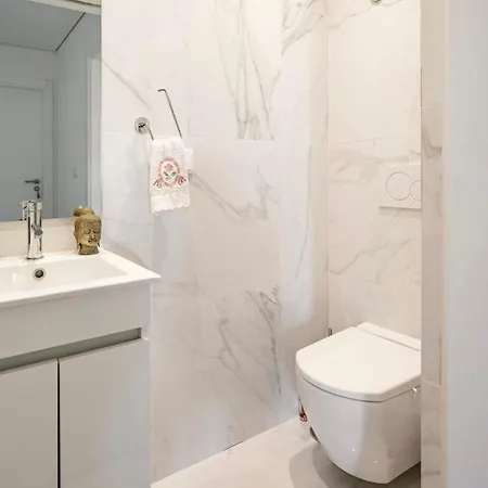 Modern Big With Balcony In New *