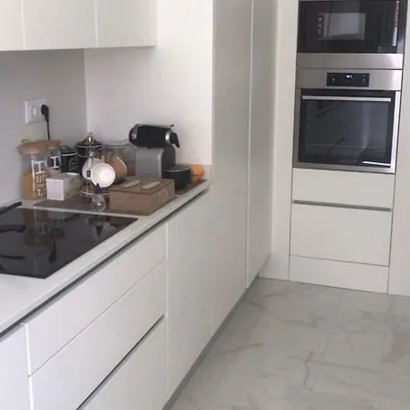 Modern Big With Balcony In New Homestay Montijo