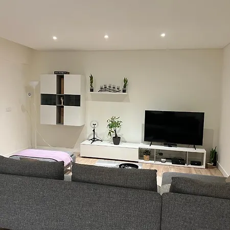 Modern Big With Balcony In New * Montijo