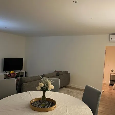 Modern Big With Balcony In New בית אירוח *