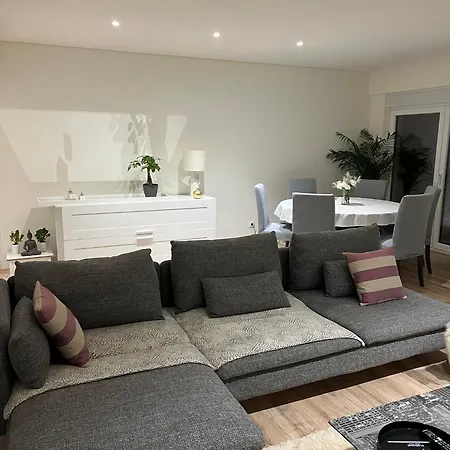 Modern Big With Balcony In New Homestay *