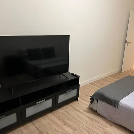 Homestay Modern Big With Balcony In New *