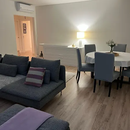 Modern Big With Balcony In New מונטיז'ו