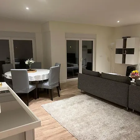 Modern Big With Balcony In New Montijo