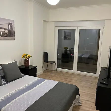 Modern Big With Balcony In New בית אירוח