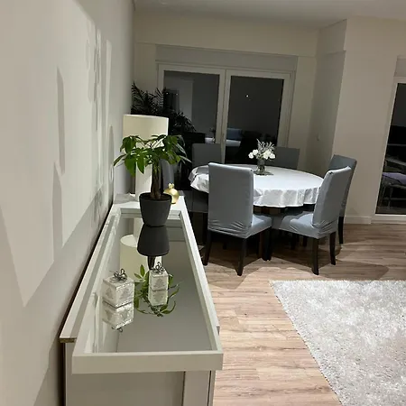 Modern Big With Balcony In New Homestay