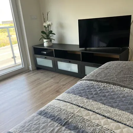 בית אירוח Modern Big With Balcony In New *