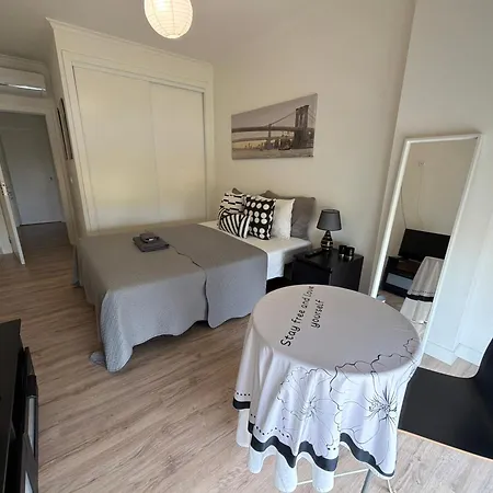 Alloggio in famiglia Modern Big With Balcony In New