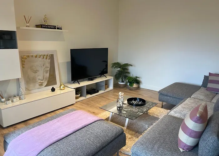 Modern Big With Balcony In New * Montijo