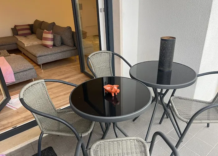 Pansiyon Modern Big With Balcony In New Montijo