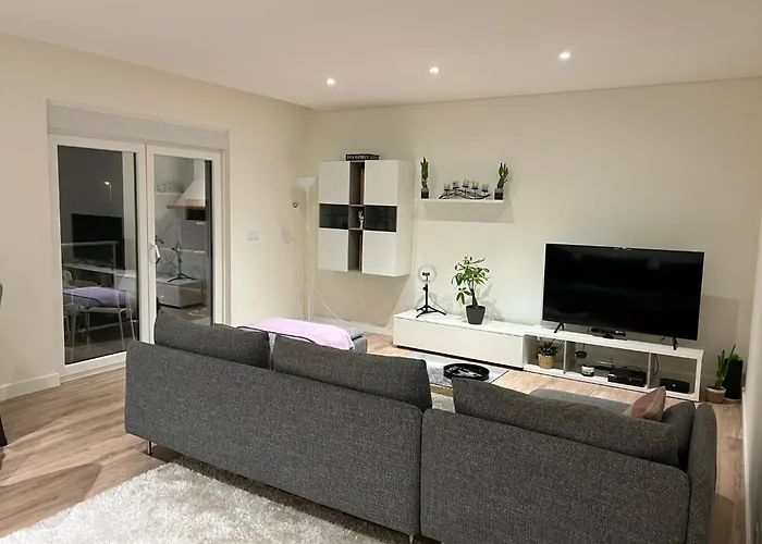 Pansiyon Modern Big With Balcony In New Montijo