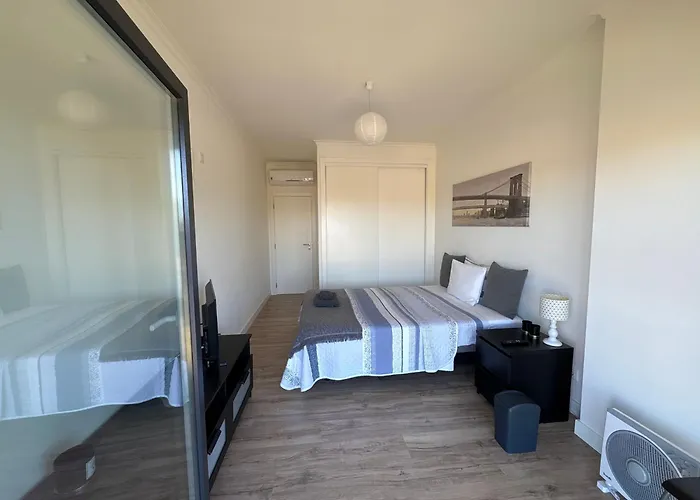 Pansiyon Modern Big With Balcony In New Montijo