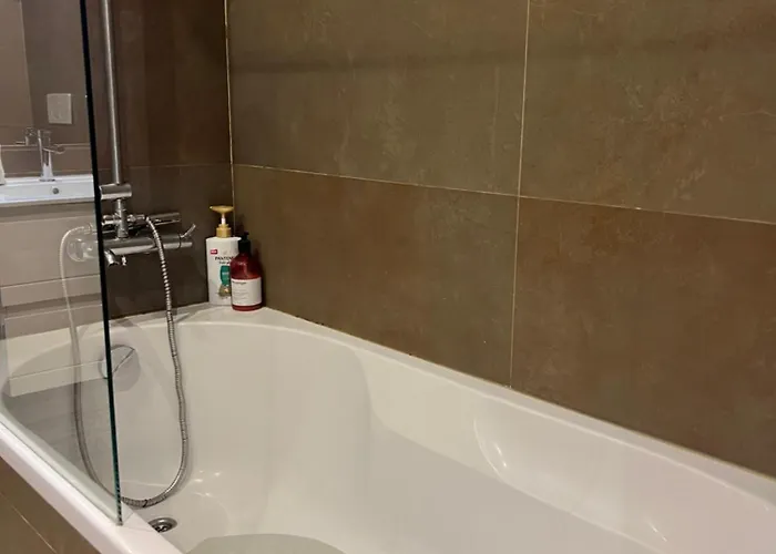 Modern Big With Balcony In New Pansiyon Montijo