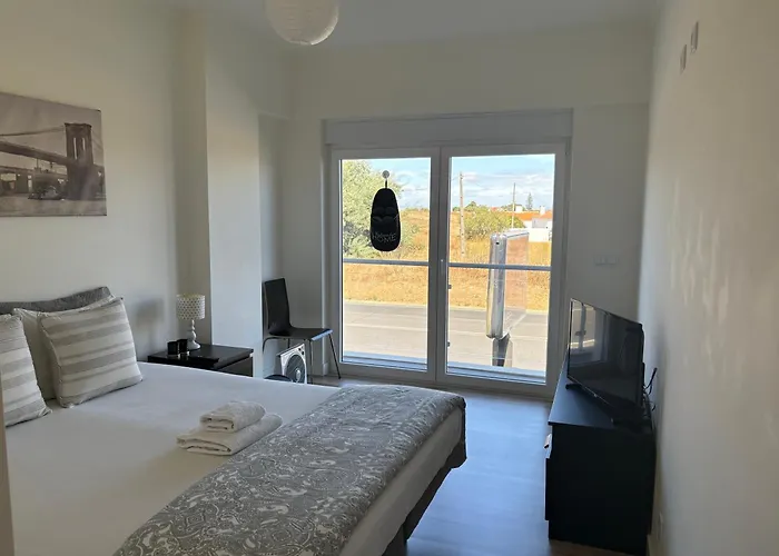 Modern Big With Balcony In New Montijo